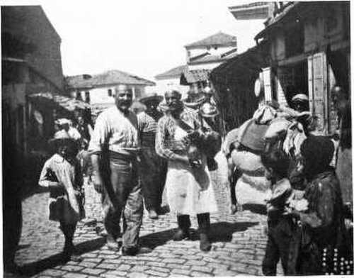 STREET COFFEE SELLER IN IPEK.